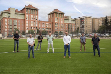Fotografías de los campos municipales de fútbol de Rochapea y San Jorge tras las obras de mejora y de las visitas realizadas a los mismos.