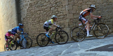 Todas las fotos de la segunda Navarra Women's Elite Classic, que ha tenido lugar este viernes con salida y llegada a Pamplona