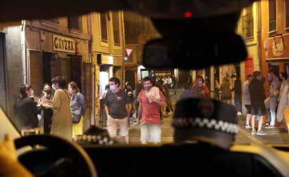Todas las fotos del dispositivo de vigilancia de la Policía Nacional durante la noche del viernes, 24 de julio, en Pamplona