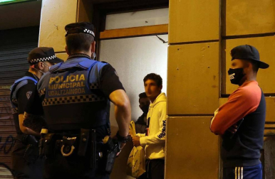 Todas las fotos del dispositivo de vigilancia de la Policía Nacional durante la noche del viernes, 24 de julio, en Pamplona