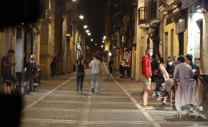 Todas las fotos del dispositivo de vigilancia de la Policía Nacional durante la noche del viernes, 24 de julio, en Pamplona