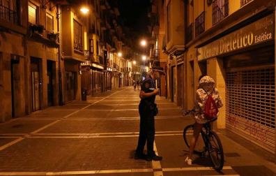 Todas las fotos del dispositivo de vigilancia de la Policía Nacional durante la noche del viernes, 24 de julio, en Pamplona