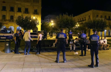 Todas las fotos del dispositivo de vigilancia de la Policía Nacional durante la noche del viernes, 24 de julio, en Pamplona