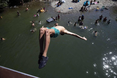Todas las fotos de este domingo, 26 de julio, en el que los termómetros superaron los 30 grados. La previsión para esta semana es un aumento todavía más notable de las temperaturas