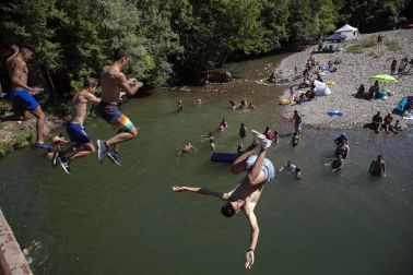 Todas las fotos de este domingo, 26 de julio, en el que los termómetros superaron los 30 grados. La previsión para esta semana es un aumento todavía más notable de las temperaturas