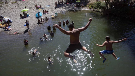 Todas las fotos de este domingo, 26 de julio, en el que los termómetros superaron los 30 grados. La previsión para esta semana es un aumento todavía más notable de las temperaturas