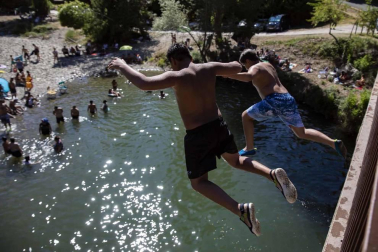 Todas las fotos de este domingo, 26 de julio, en el que los termómetros superaron los 30 grados. La previsión para esta semana es un aumento todavía más notable de las temperaturas