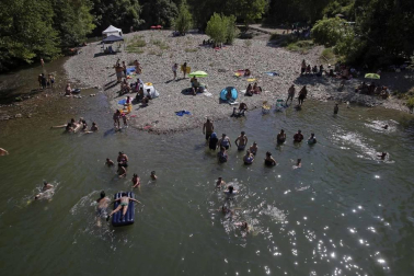 Todas las fotos de este domingo, 26 de julio, en el que los termómetros superaron los 30 grados. La previsión para esta semana es un aumento todavía más notable de las temperaturas