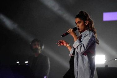 La última generación de Operación Triunfo protagonizó un concierto post-confinamiento en el madrileño Wizink Center, para volver a poner color y música a un recinto que reunió a 1.500 personas y cerca de 2.250 espectadores en streaming.