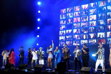 La última generación de Operación Triunfo protagonizó un concierto post-confinamiento en el madrileño Wizink Center, para volver a poner color y música a un recinto que reunió a 1.500 personas y cerca de 2.250 espectadores en streaming.