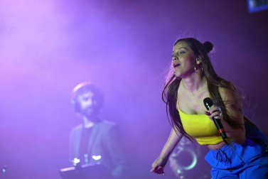 La última generación de Operación Triunfo protagonizó un concierto post-confinamiento en el madrileño Wizink Center, para volver a poner color y música a un recinto que reunió a 1.500 personas y cerca de 2.250 espectadores en streaming.