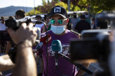 Más de un millar de personas, entre vecinos, trabajadores y familiares participaron en la protesta y pidieron “alternativas” y un futuro para la zona.