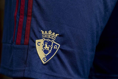 El club rojillo ha presentado el diseño de las camisetas, de Adidas, para la temporada 2020-2021 con la del Centenario.
