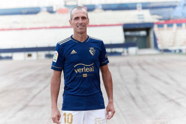El club rojillo ha presentado el diseño de las camisetas, de Adidas, para la temporada 2020-2021 con la del Centenario.