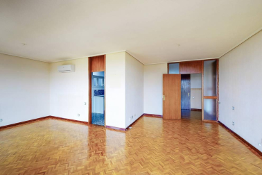 Se vende amplio y luminoso piso de 156 m2