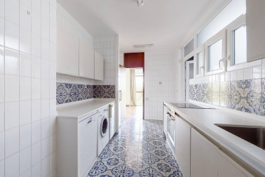 Se vende amplio y luminoso piso de 156 m2