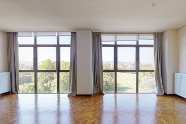 Se vende amplio y luminoso piso de 156 m2