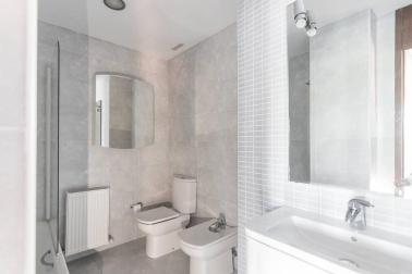 Se vende amplio y luminoso piso de 156 m2