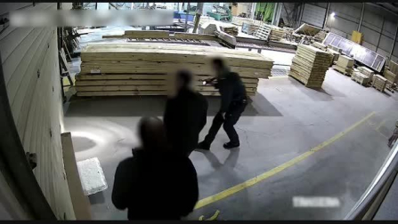 Vídeo en el que se ve el robo de una empresa mediante el procedimiento del butrón