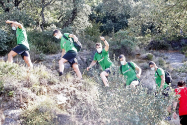 El equipo rompió la rutina de entrenamientos y disfrutó de un paseo por San Cristóbal-Ezkaba y de una comida