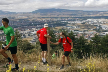 El equipo rompió la rutina de entrenamientos y disfrutó de un paseo por San Cristóbal-Ezkaba y de una comida