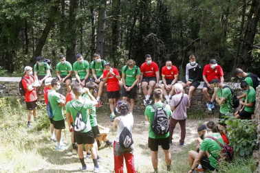 El equipo rompió la rutina de entrenamientos y disfrutó de un paseo por San Cristóbal-Ezkaba y de una comida