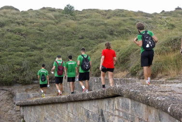 El equipo rompió la rutina de entrenamientos y disfrutó de un paseo por San Cristóbal-Ezkaba y de una comida
