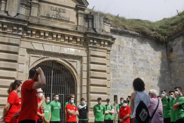 El equipo rompió la rutina de entrenamientos y disfrutó de un paseo por San Cristóbal-Ezkaba y de una comida