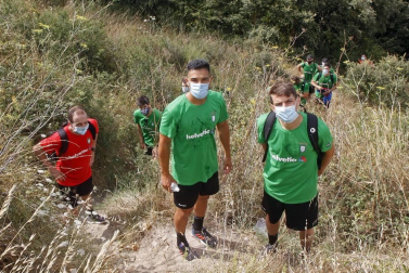 El equipo rompió la rutina de entrenamientos y disfrutó de un paseo por San Cristóbal-Ezkaba y de una comida