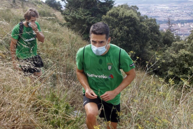 El equipo rompió la rutina de entrenamientos y disfrutó de un paseo por San Cristóbal-Ezkaba y de una comida