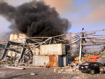 Al menos 50 personas han muerto y 2.700 han resultado heridas este martes a causa de dos potentes explosiones que han sacudido la zona del puerto de la capital de Líbano, Beirut.
