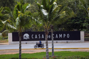 Calma en torno a la urbanización dominicana donde podría estar el rey emérito