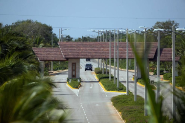 Calma en torno a la urbanización dominicana donde podría estar el rey emérito