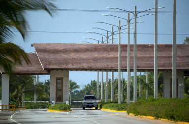 Calma en torno a la urbanización dominicana donde podría estar el rey emérito