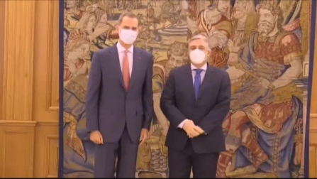 Vídeo: Primera aparición pública de Felipe VI tras el anuncio de la marcha de su padre