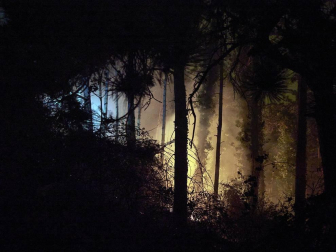 El rayo de una tormenta provoca un incendio forestal en Gazolaz