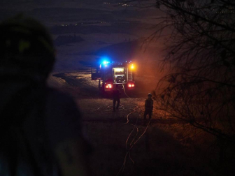 El rayo de una tormenta provoca un incendio forestal en Gazolaz