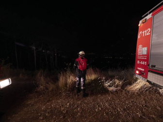 El rayo de una tormenta provoca un incendio forestal en Gazolaz