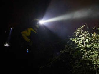 El rayo de una tormenta provoca un incendio forestal en Gazolaz