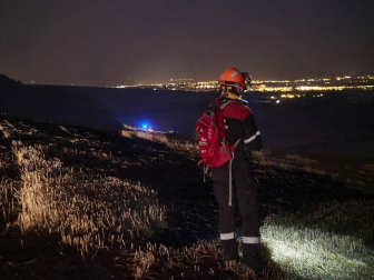 El rayo de una tormenta provoca un incendio forestal en Gazolaz