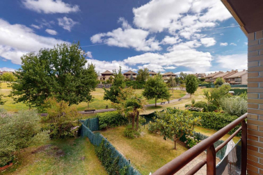 Se vende coqueto pareado de 382 m2 de parcela