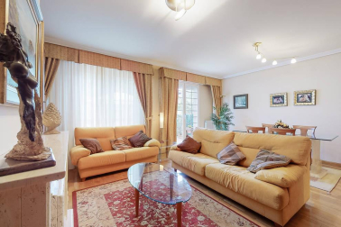 Se vende coqueto pareado de 382 m2 de parcela