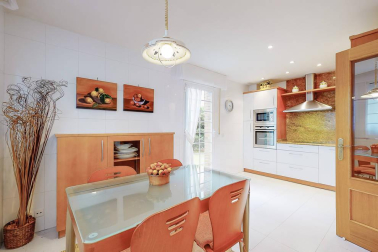 Se vende coqueto pareado de 382 m2 de parcela