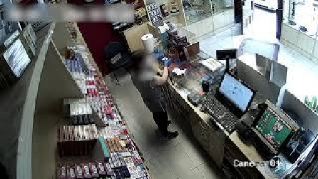 Vídeo: Un hombre atraca un estanco de Lodosa a punta de navaja