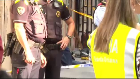 Vídeo: Tres muertos y un herido grave en un incendio en la Barceloneta