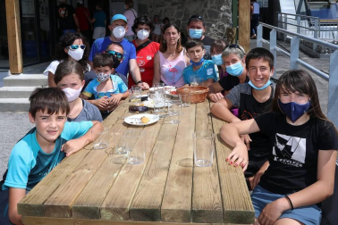 Tras 16 años cerrado, el 'nuevo' refugio Ángel Olorón ha abierto sus puertas este viernes.