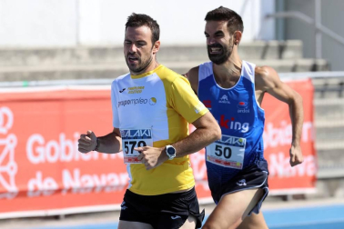 La segunda jornada del campeonato navarro absoluto de atletismo se disputó este domingoen las pistas de Larrabide. Las diferentes pruebas tuvieron que disputarse a puerta cerrada debido a las medidas de seguridad por la pandemia del coronavirus. Con esta jornada se ha puesto fin al campeonato navarro absoluto de atletismo.
