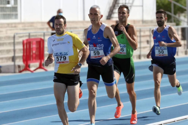 La segunda jornada del campeonato navarro absoluto de atletismo se disputó este domingoen las pistas de Larrabide. Las diferentes pruebas tuvieron que disputarse a puerta cerrada debido a las medidas de seguridad por la pandemia del coronavirus. Con esta jornada se ha puesto fin al campeonato navarro absoluto de atletismo.