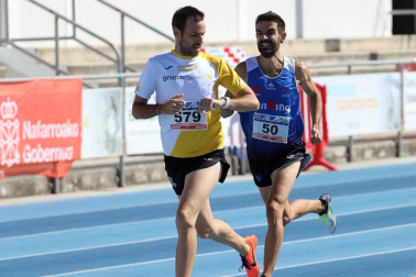 La segunda jornada del campeonato navarro absoluto de atletismo se disputó este domingoen las pistas de Larrabide. Las diferentes pruebas tuvieron que disputarse a puerta cerrada debido a las medidas de seguridad por la pandemia del coronavirus. Con esta jornada se ha puesto fin al campeonato navarro absoluto de atletismo.