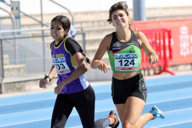 La segunda jornada del campeonato navarro absoluto de atletismo se disputó este domingoen las pistas de Larrabide. Las diferentes pruebas tuvieron que disputarse a puerta cerrada debido a las medidas de seguridad por la pandemia del coronavirus. Con esta jornada se ha puesto fin al campeonato navarro absoluto de atletismo.